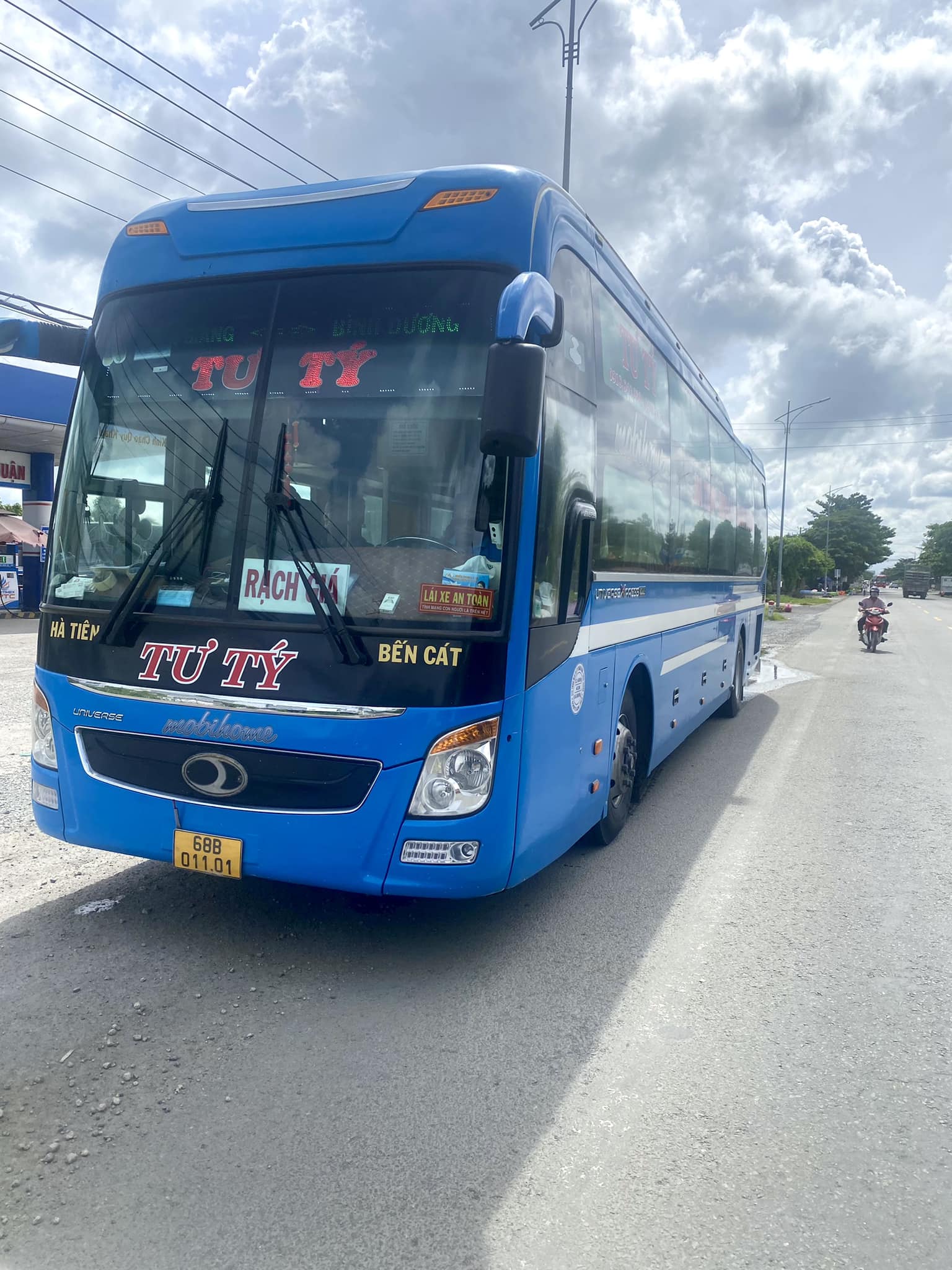 Nhà xe Tư Tý